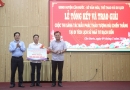 Trao giải nhất cuộc thi cho tác giả Việt Hà.
