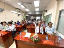 Cảnh họp mặt.