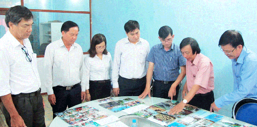 Ban Giám khảo giải báo chì tỉnh năm 2019 chấm giải