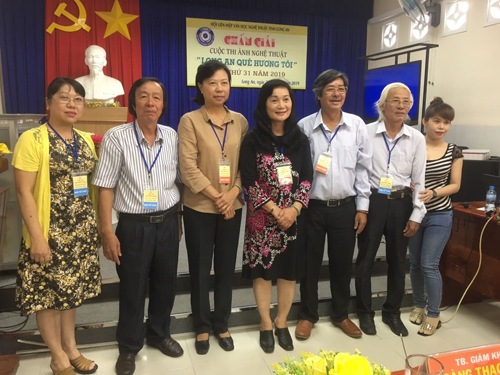 BTC và BGK Cuộc thi chụp ảnh lưu niệm
